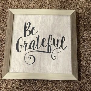 Be grateful wall decor
